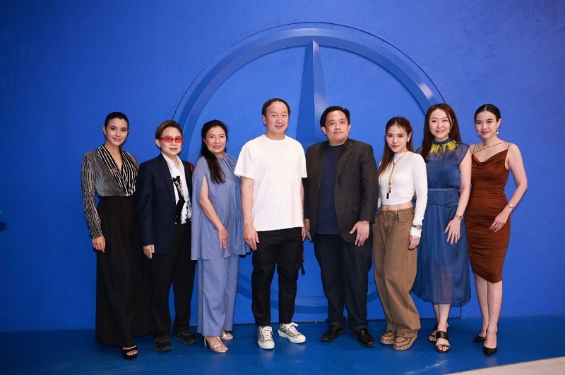 เซเลบคนดังแฟนพันธุ์แท้ เมอร์เซเดส-เบนซ์ ชวนเช็คอิน “ICONIC YOU” เดสทิเนชั่นสุดฮิปที่หลอมรวมช่วงเวลา ผู้คนและประสบการณ์สุดพิเศษที่ผสาน “ยนตรกรรม” และ “เสียงดนตรี” ไว้ด้วยกัน ในงาน “ICONIC YOU” – A HARMONY OF CAR & MUSIC ณ The Storeys ชั้น G One Bangkok