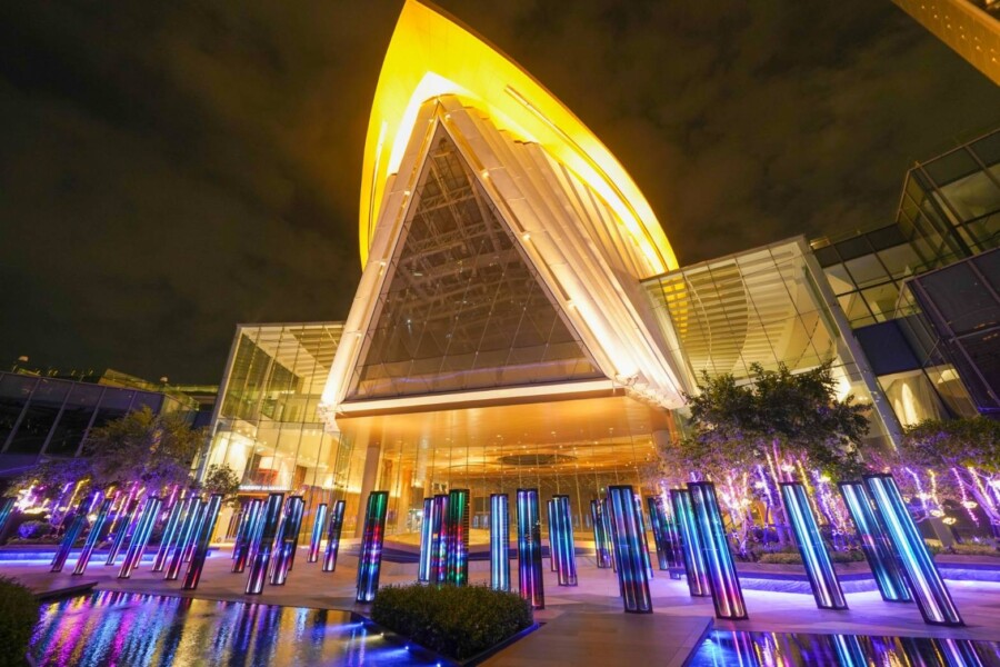 ไอคอนสยามจุดประกายความสุขปลายปี ด้วยมหัศจรรย์แสงสีสุดตระการตา “ICONSIAM Bangkok Illumination 2025: The Thaiconic Lighting Symphony”