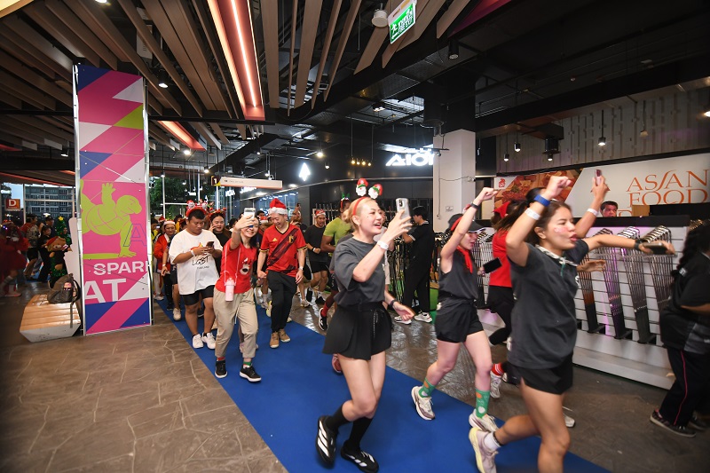 Bravo Go Run! งานวิ่งกลางห้างสุดสร้างสรรค์ เติมสีสันด้วยธีมเทศกาลปลายปี เพื่อประชาสัมพันธ์ลู่วิ่งในห้าง Bravo BKK
